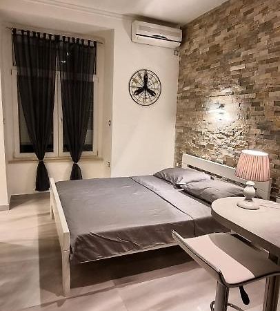 Apartment Amfiteatar Pula Buitenkant foto